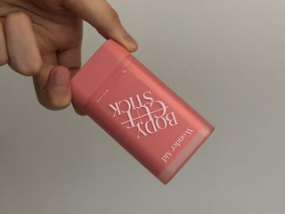 프리[원더에이드] 바디컷 스틱 — 5점을 준 리뷰어가 2024년 8월 올린 사용 사진
