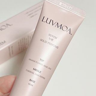 러브모아 향수 고체향수 승무원 고체향수 바르는 향수 니치향수 도손 우드세이지 앤 씨솔트 — 5점을 준 리뷰어가 2022년 10월 올린 사용 사진