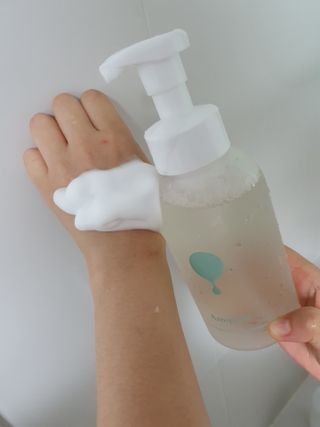 아미퓨어 [라이브] 피부장벽 강화를 위한 머랭 버블 클렌저 천연계면활성제로 온가족 사용가능 — 5점을 준 리뷰어가 2021년 7월 올린 사용 사진