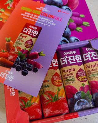 [롯데칠성] 야채듬뿍 더'진한 [롯데칠성] 야채는 이제 COLORFULL! 야채듬뿍  더 진한 레드 4개 +퍼플 4개 (총 8개) — 4점을 준 리뷰어가 2023년 6월 올린 사용 사진
