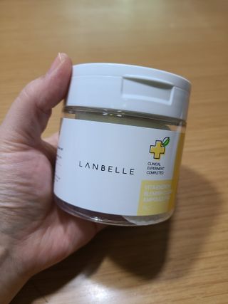 랑벨 비타 에너지 잡티 앰플 패드 65매 (투명하고 밝은 얼굴 광채패드) — 5점을 준 리뷰어가 2022년 5월 올린 사용 사진