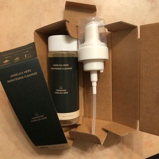 풀무원 브리엔 엔젤리카 허브 브라이트닝 클렌저+전용펌프 — 4점을 준 리뷰어가 2021년 2월 올린 사용 사진