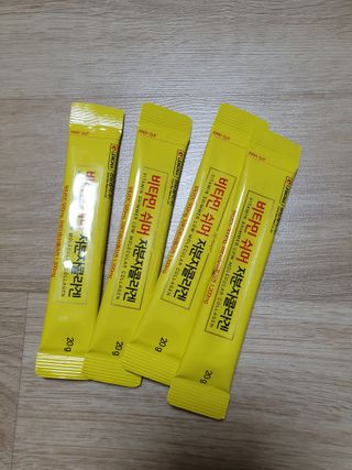 자연에온 경남제약 비타민 쉬머 저분자콜라겐 20g x 30포 — 5점을 준 리뷰어가 2021년 12월 올린 사용 사진