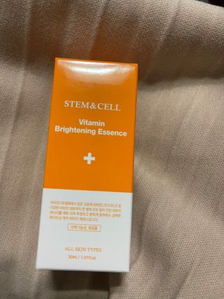 체르엠 스템앤셀 비타민 브라이트닝 에센스 30ml 1개 — 5점을 준 리뷰어가 2021년 11월 올린 사용 사진