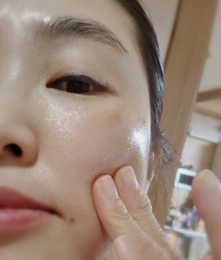 리더스코스메틱 리더스 카밍 바이오틱스 에센스 워터 — 4.5점을 준 리뷰어가 2021년 8월 올린 사용 사진