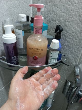 벨먼 내추럴스파 수분광채 스크럽 바디워시 600ml 5종 — 4.5점을 준 리뷰어가 2022년 5월 올린 사용 사진