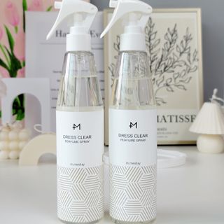 [엠메이데이] 드레스클리어 퍼퓸 스프레이 300ml 프리지아 가든향+프리지아 파출리향 — 5점을 준 리뷰어가 2021년 12월 올린 사용 사진