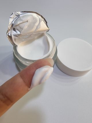 산수시 아쿠아 베네핏 24h 수부지 물광 속건조 수분크림 50ml — 5점을 준 리뷰어가 2021년 7월 올린 사용 사진