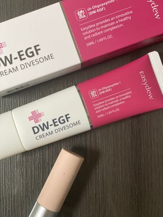 이지듀 DW-EGF 크림 다이브좀_콜라겐이 쏙쏙, 탄력피부로 다이빙 — 5점을 준 리뷰어가 2021년 2월 올린 사용 사진