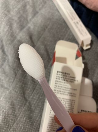 [자유펫] 고양이 턱드름 여드름 예방 및 제거 세트, 블랙씨드케어박스 — 3점을 준 리뷰어가 2021년 10월 올린 사용 사진
