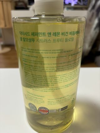 닥터시드 페퍼민트 앤 레몬 비건 비듬케어 쿨 탈모 샴푸 (1000ml) — 5점을 준 리뷰어가 2024년 2월 올린 사용 사진