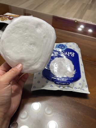 딜라이트 프로젝트  달콤한 눈꽃 간식세트( 눈꽃 솜사탕 / 레몬라임 솜사탕 / 달고나 총 7EA+스마트톡 증정) — 5점을 준 리뷰어가 2022년 4월 올린 사용 사진