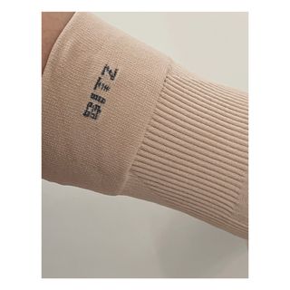 하트플로우 종아리 압박 밴드 스타킹 — 3.5점을 준 리뷰어가 2022년 9월 올린 사용 사진