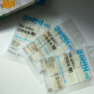 [큐어반H 커팅] 간편하게 떼서 쓰는 자외선차단 습윤밴드 (1팩/30매입) — 5점을 준 리뷰어가 2022년 11월 올린 사용 사진