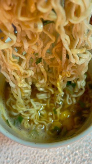NISSIN 닛신 컵누들  4종 - 씨푸드오리지날, 씨푸드 스파이시, 씨푸드 커리, 씨푸드 XO소스 — 5점을 준 리뷰어가 2022년 3월 올린 사용 사진