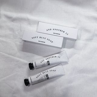 멈칫(MUMCHIT) 넥퍼퓸 NECKPERFUME 2가지 향 — 5점을 준 리뷰어가 2021년 11월 올린 사용 사진