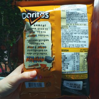 롯데제과 도리토스 양념치킨맛 — 5점을 준 리뷰어가 2021년 4월 올린 사용 사진