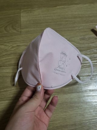 [숨그림]  덴탈마스크 짱구 우리아이 그리고 내가 쓰는 믿을수있는 케릭터 마스크  16종 — 5점을 준 리뷰어가 2021년 10월 올린 사용 사진