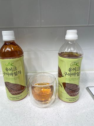 소담스퀘어 상암 제로카페인x제로칼로리 제주 유기농 유이크 구아바잎차 500ml x 6개입 (1박스) — 3.5점을 준 리뷰어가 2022년 11월 올린 사용 사진