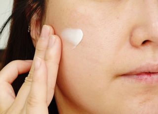 [후르디아] 모공블러 비건 선 프라이머 — 4.5점을 준 리뷰어가 2022년 5월 올린 사용 사진