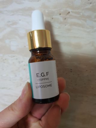 랑팡 EGF+FGF+IGF10ppm 리포좀 앰플 원액 10ml — 2.5점을 준 리뷰어가 2021년 10월 올린 사용 사진