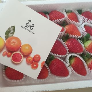 옳음 딸기 논산 설향 딸기 900g 산지직송 — 5점을 준 리뷰어가 2021년 1월 올린 사용 사진
