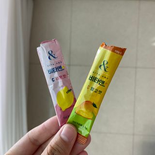 비타앤C 레몬맛, 망고맛 — 4점을 준 리뷰어가 2021년 7월 올린 사용 사진