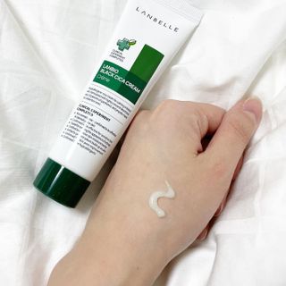 랑벨 랑바이오 블랙 시카 크림 50ml(블랙비 프로폴리스, 시카 4종, 판테놀 10 함유) — 5점을 준 리뷰어가 2022년 4월 올린 사용 사진