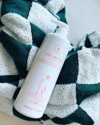 프리[닥터문] 유산균 락토케어 질경초 여성청결제 1000ml (젤타입) — 4점을 준 리뷰어가 2022년 6월 올린 사용 사진