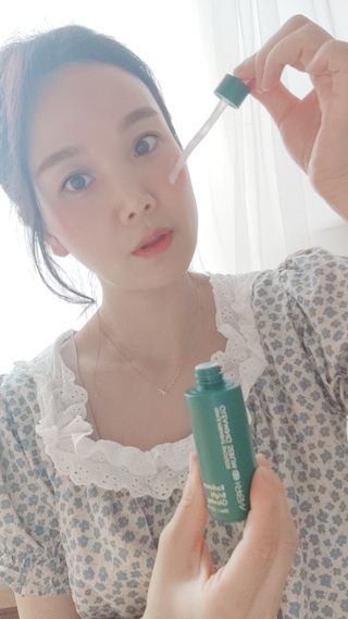 크라스나 밸런스 토너/글리밍 세럼 2종 세트 — 5점을 준 리뷰어가 2022년 6월 올린 사용 사진