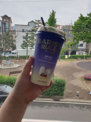 바리스타룰스 돌체 라떼 — 5점을 준 리뷰어가 2023년 4월 올린 사용 사진