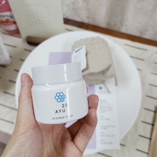 AYU25[아유트웬티파이브]다마스크로즈워터 베이스 천연 수분 촉촉 크림 — 5점을 준 리뷰어가 2021년 5월 올린 사용 사진