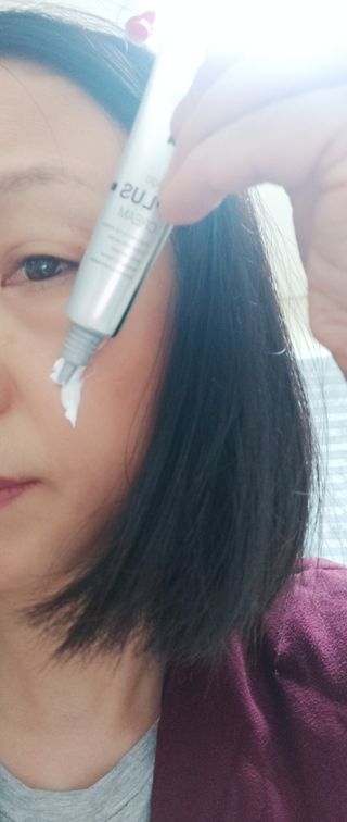 아이디플라코스메틱 아이디 브이로직 플러스 크림 15ml X 4EA — 4점을 준 리뷰어가 2022년 5월 올린 사용 사진