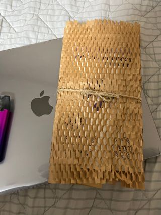 아클리브 Eco 항균 항바이러스 액정 보호필름(iPhone) — 5점을 준 리뷰어가 2022년 7월 올린 사용 사진