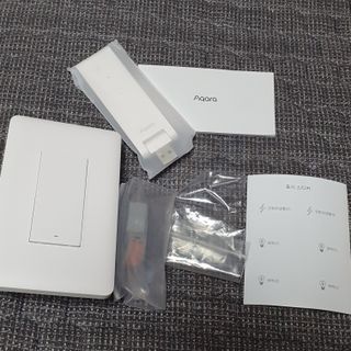 아카라 조명 스위치를 누워서 끄는 방법 (스마트 조명 스위치 2구 + 무선 리모트 스위치 1구 T1, 스마트 허브 E1) — 5점을 준 리뷰어가 2021년 11월 올린 사용 사진