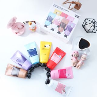 쿤달 BT21 시어버터 앤 마카다미아 퓨어 핸드크림 50ml 7구 기프트 세트 — 5점을 준 리뷰어가 2021년 3월 올린 사용 사진