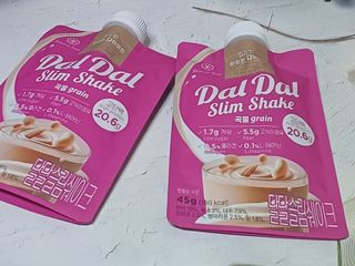달달슬림쉐이크 구매평★달달슬림 맛있는 단백질 쉐이크 파우치 다이어트 식사대용 프로틴 파우더 보충제 — 5점을 준 리뷰어가 2025년 7월 올린 사용 사진
