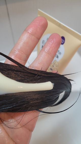 ★N쇼핑 헤어팩 1위★ 리하 에그 화이트 극손상 무실리콘 트리트먼트 헤어팩 — 5점을 준 리뷰어가 2022년 11월 올린 사용 사진