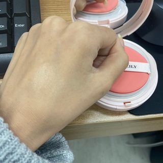 [크리스앤릴리] 내츄럴 글로우 97쿠션 — 5점을 준 리뷰어가 2022년 10월 올린 사용 사진