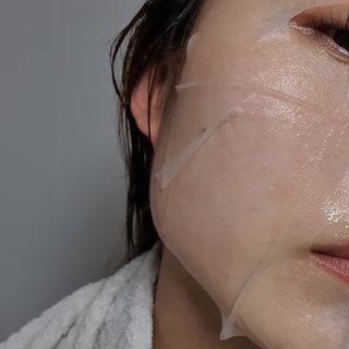 체르엠 그린 케비어 더블워터 마스크팩 5매입  2팩 — 3.5점을 준 리뷰어가 2021년 12월 올린 사용 사진