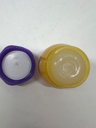 틱톡 [후르디아] 튼입술해결템 올리브영 블루베리 하이드레이팅 허니 립밤 — 5점을 준 리뷰어가 2023년 10월 올린 사용 사진