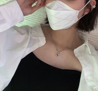 케이파이 나날마스크 [케이파이 나날] KF94 마스크 50매입 (개별포장) ,  여름에도 좋은 숨쉬기 편한 순수 국산 마스크 — 4.5점을 준 리뷰어가 2022년 8월 올린 사용 사진