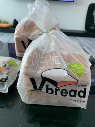 롯데제과 Vbread 포카치아식빵1개 + 미니식빵 1개 + 머핀 2개 세트 — 5점을 준 리뷰어가 2021년 9월 올린 사용 사진