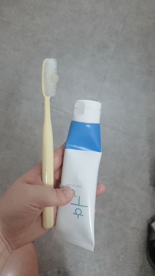 [심폐소생소] 무불소 임산부 천연 치약 — 5점을 준 리뷰어가 2021년 10월 올린 사용 사진