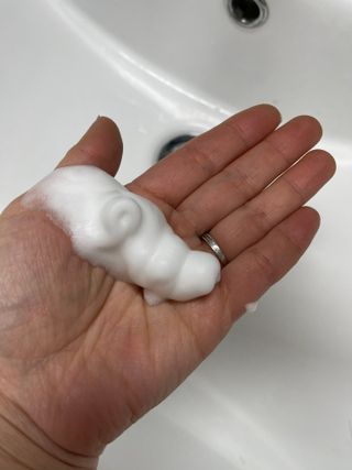 약손명가코스메틱 에오스보떼 브라이트닝 버블 폼 클렌징 300ml — 3.5점을 준 리뷰어가 2021년 12월 올린 사용 사진