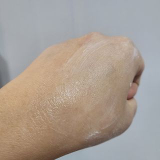 오투에니원 갈락토미세스 비타민 C 프리미엄 블랙스완 크림 50g — 5점을 준 리뷰어가 2022년 12월 올린 사용 사진