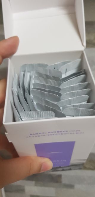프롬노시베_이너뷰티 올데이 리지 스틱 — 2점을 준 리뷰어가 2021년 8월 올린 사용 사진