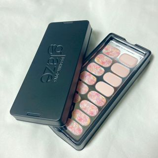 데싱디바 글레이즈 젤네일 포일 이펙트 네일_4종 중 택 1 — 5점을 준 리뷰어가 2021년 9월 올린 사용 사진