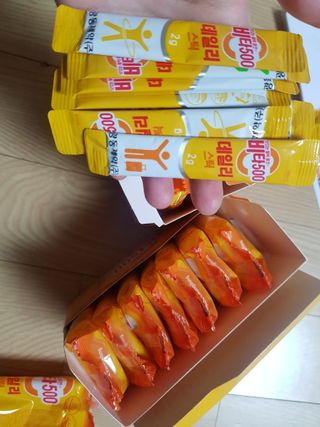 [광동제약] 비타500데일리스틱70포&굿즈3종 — 4점을 준 리뷰어가 2021년 10월 올린 사용 사진
