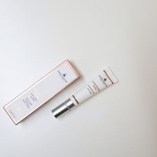 산수시 일루미네이팅 펄 영양 다크서클 스틱 아이 크림 케어 15ml — 5점을 준 리뷰어가 2021년 6월 올린 사용 사진